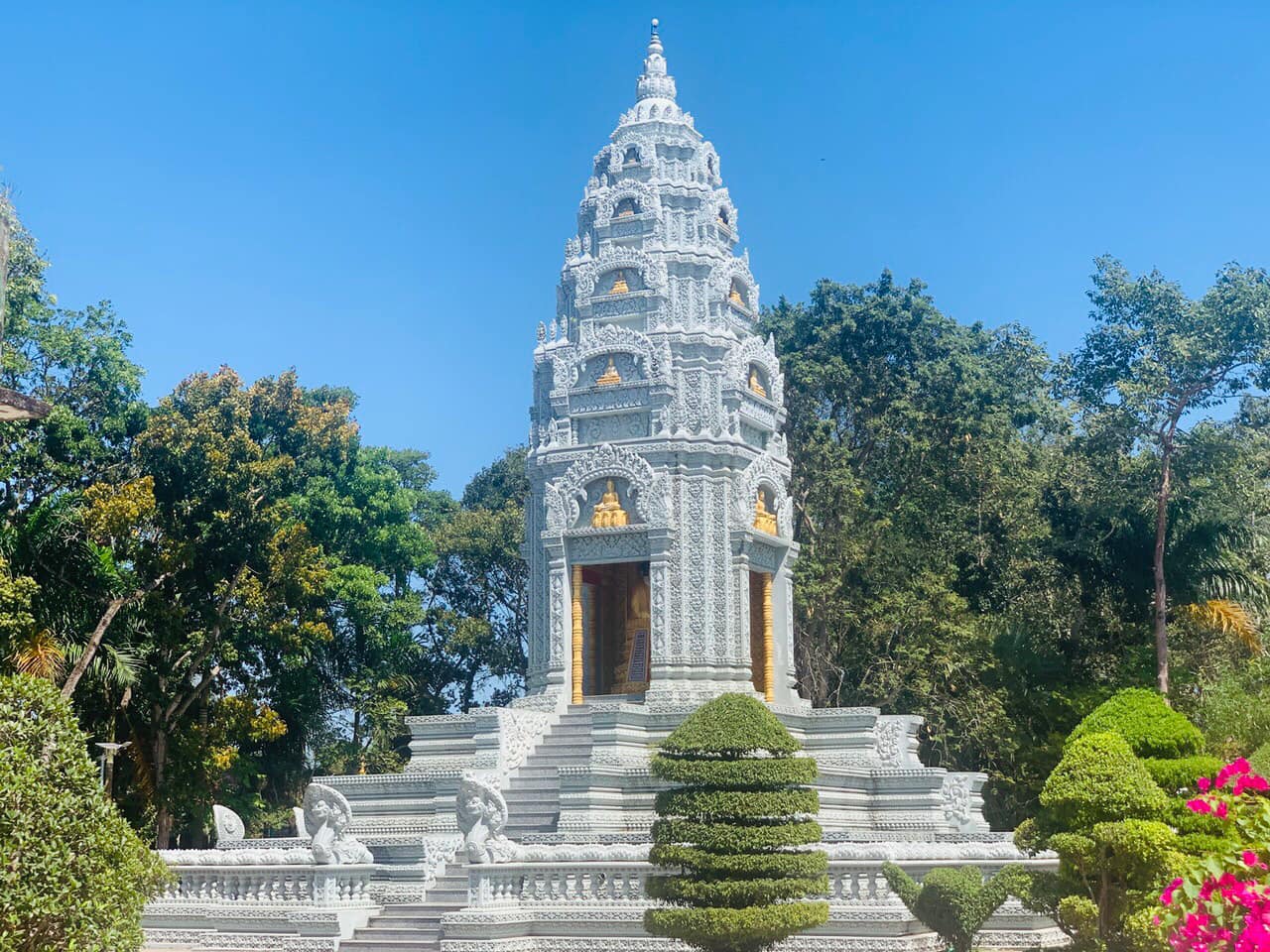 Chùa Som Rong – Ngôi chùa Khmer đẹp ở Sóc Trăng