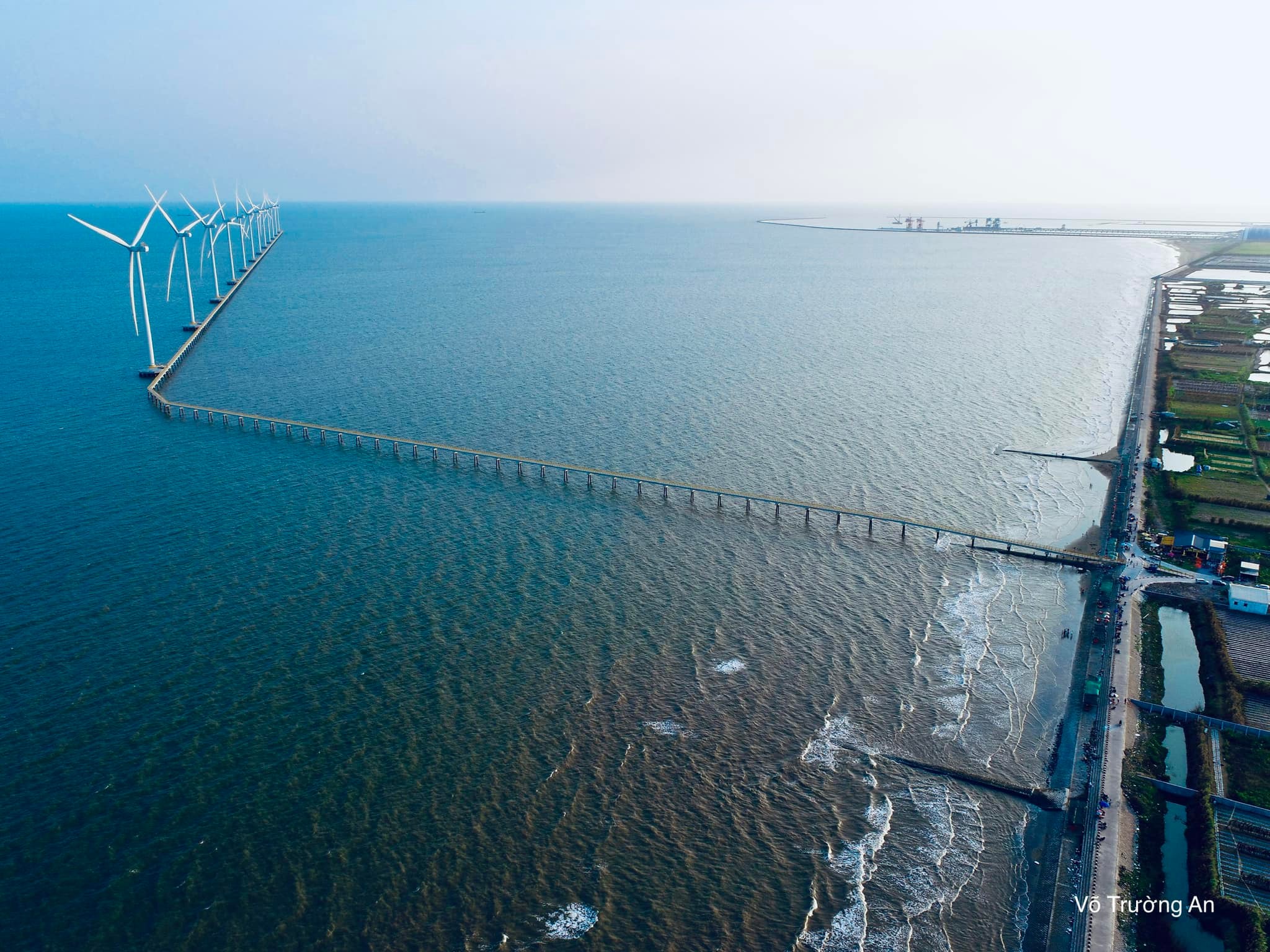 Biển Ba Động - điện gió Hàn Quốc, điểm sống ảo hot nhất Trà Vinh