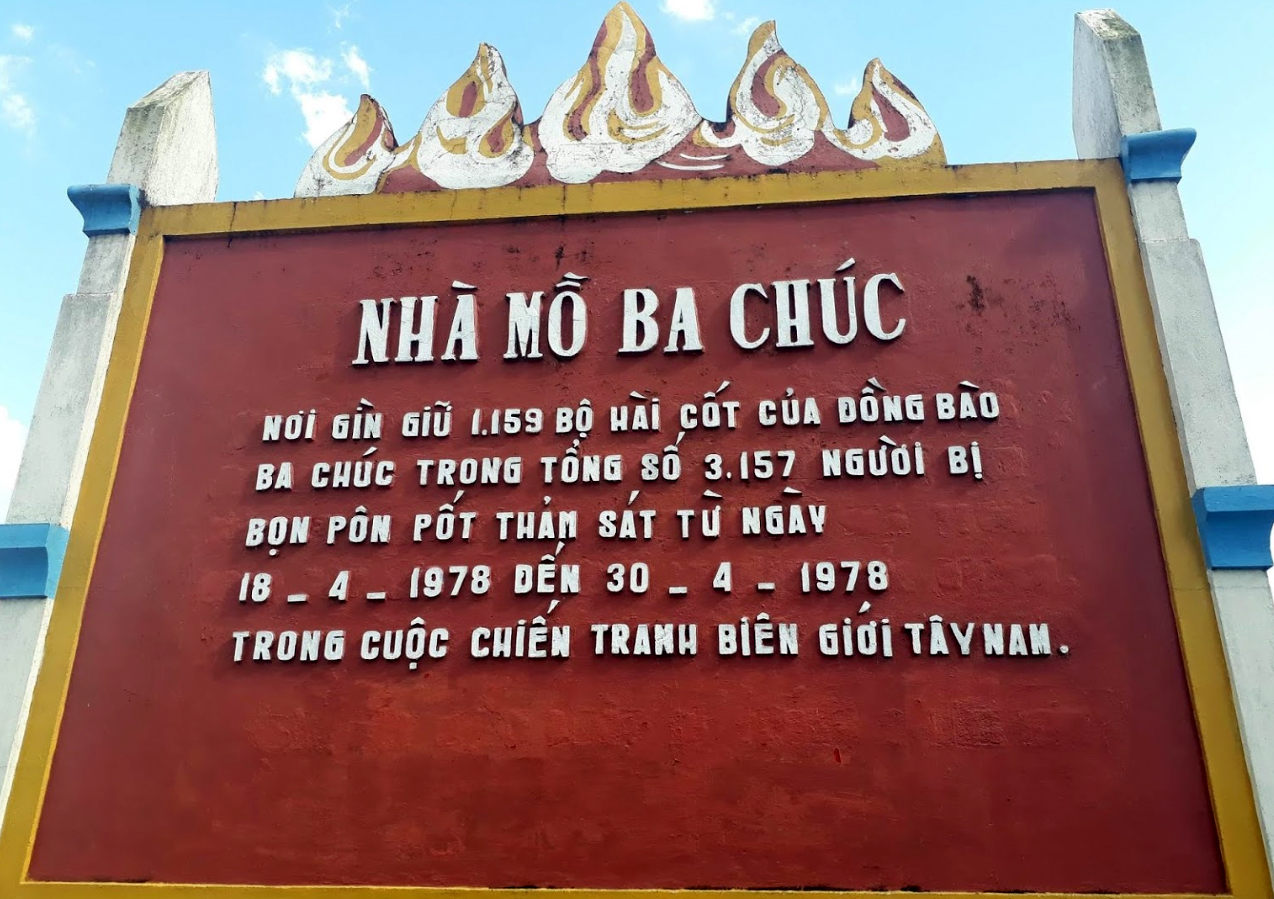 Di Tích Lịch Sử Nhà Mộ Ba Chúc - Tri Tôn - An Giang