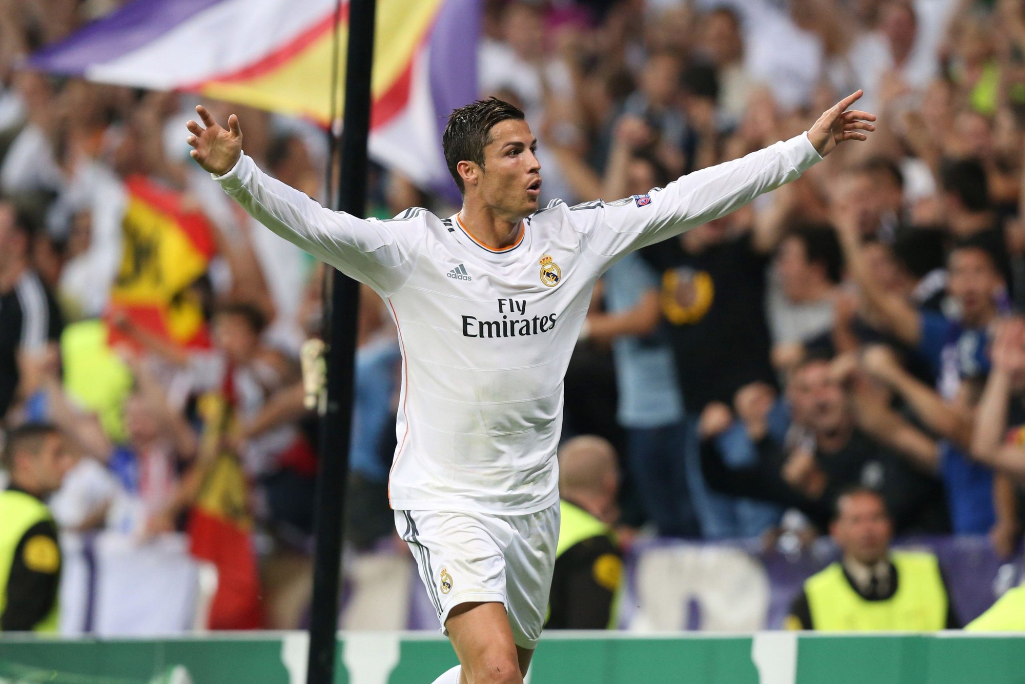 10 cầu thủ có tổng giá chuyển nhượng cao nhất lịch sử: Ronaldo xếp thứ 3, bất ngờ với cái tên dẫn đầu